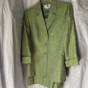 Le Suit Light Green Blazer and Skirt Ensemble Suit